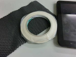100円ショップのグッズでつくる、7インチタブレットの落下防止グリップ