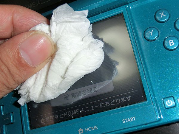3DSのタッチパネルが反応しないときはアルコール消毒液と綿棒を使え！