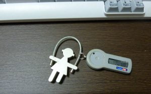 100円ショップのセリアの見つけたキーホルダーが便利な件について