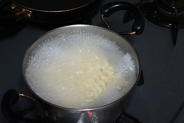 ＡＥＣスッキリウォーターで袋めん