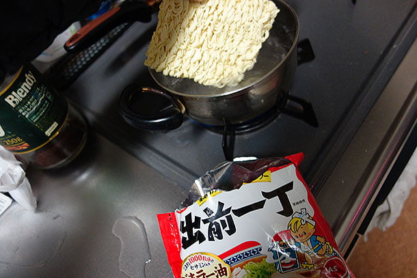 ＡＥＣスッキリウォーターに出前一丁