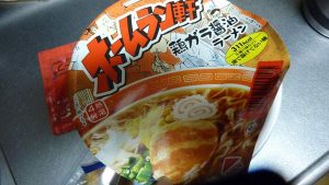 カップめんやカップ焼きそばを手軽においしくする方法