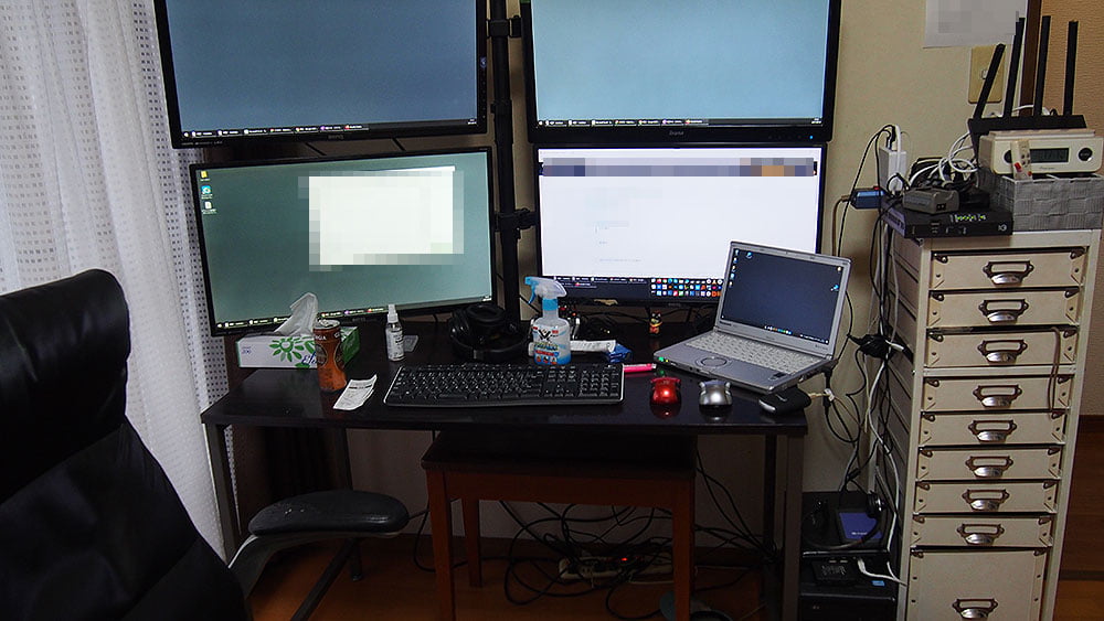 以前のデスクは横幅が100cmで狭かった