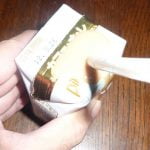 紙パックのドリンクをストローから逆流させない裏技