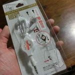 100円ショップで買える巻き取りリール付きのイヤフォン