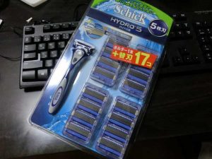 シックのハイドロ5の替刃が激安 Amazonの替刃17コ付 特大パッケージがおすすめ