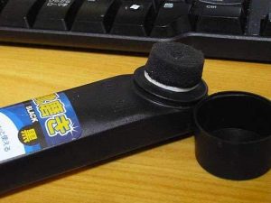 100円ショップの靴磨き