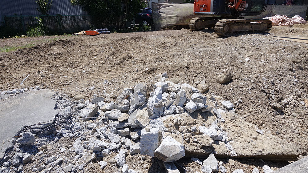 解体工事の現場の様子