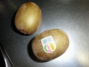キウイを美味しくする魔法!リンゴとバナナがもつエチレン活用法。