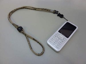 100円ショップのシルクで買える超便利なネックストラップ