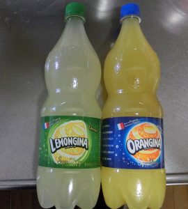 レモンジーナの味をひとことでいえば、嘘くさい味