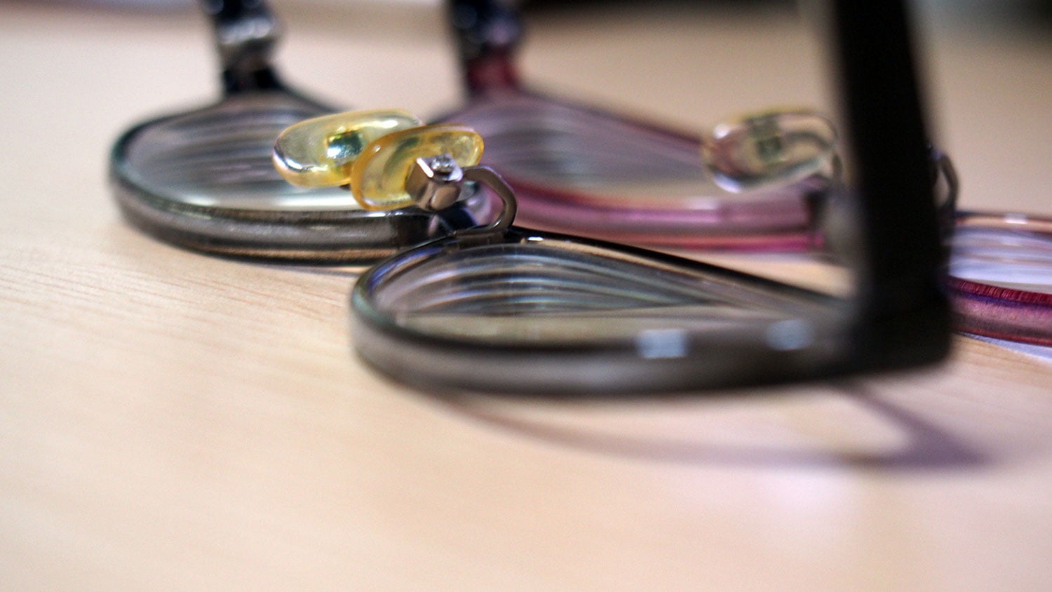 鼻あてが汚くなったメガネ