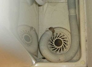 洗濯パンを掃除するコツ 漂白剤で除菌と殺菌も一挙にやるべし