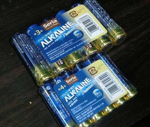 100円ショップのセリアで買える6本100円のアルカリ乾電池
