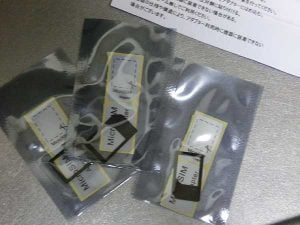 マイクロSIMを標準SIMに変換するアダプタ（ゲタ）を買ってみた