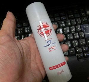 SPFとPAとは?男性でも気軽に使えるスプレータイプの日焼け止め、サンカット ウルトラUVプロテクトを買ってみた
