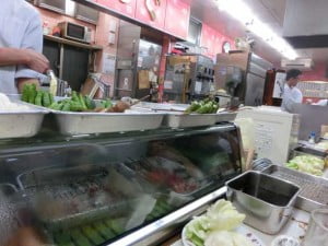 大阪新世界の串カツの名店、てんぐに行ってみた