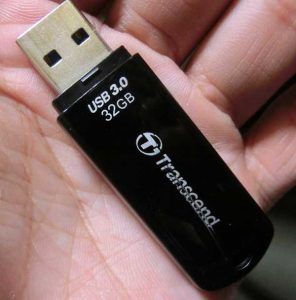 光学ドライブのないPCに、USBからwindows7をインストールする方法