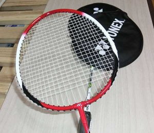 ヨネックスのバドミントンラケット「B5000AL」を買ってみた。